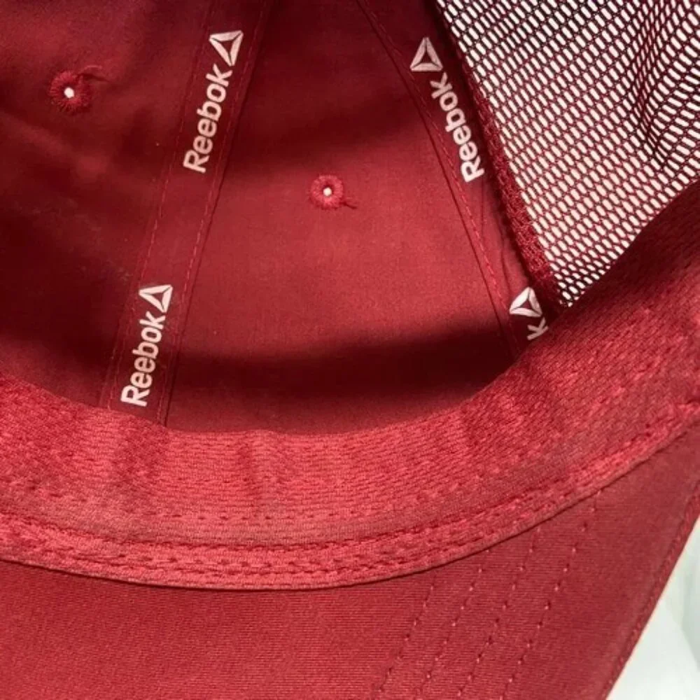 Reebok Snapback Trucker Cap Adult OSFA Adjustable Red Embroidered Mesh Back Hat‎